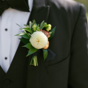 Boutonniere – Complete form below to tell us about your colors!